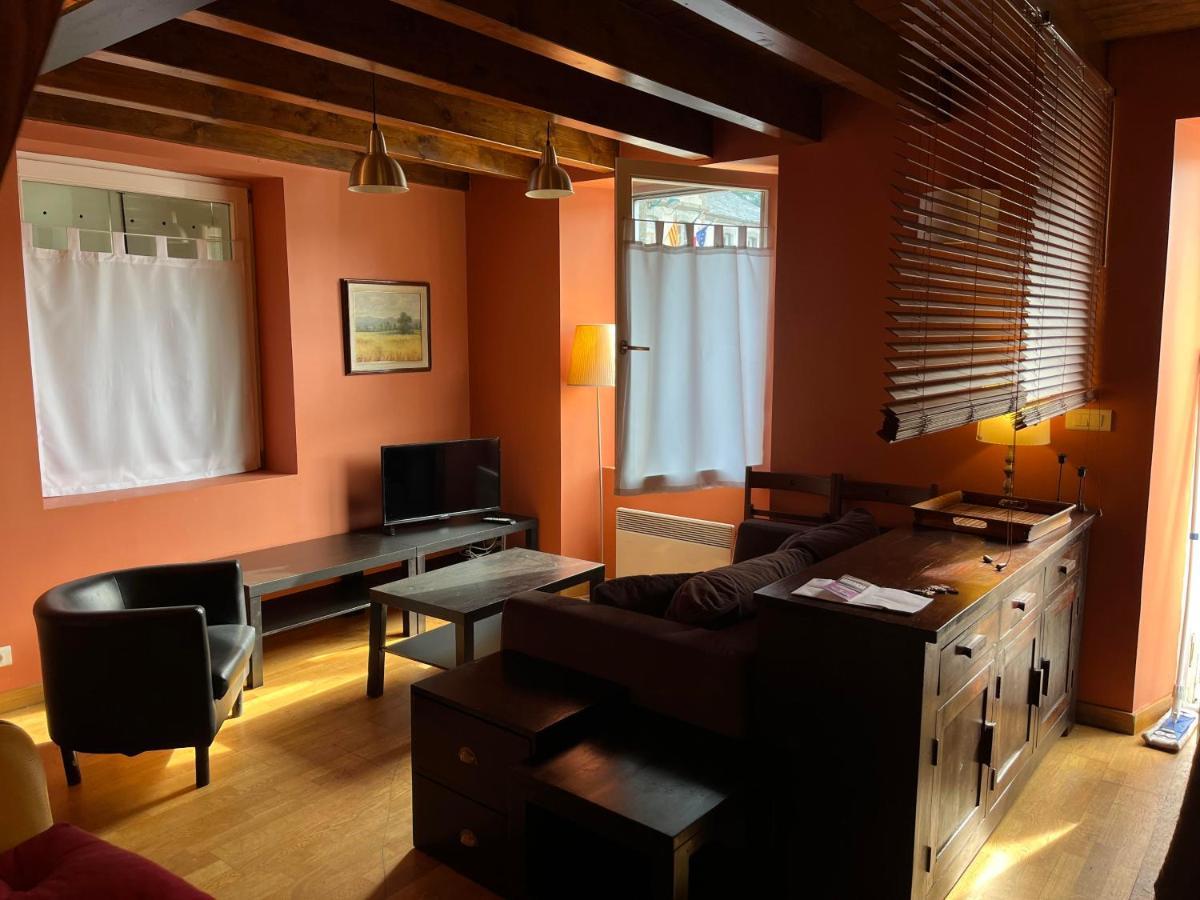 Casa De Poble Acollidora,Amb Llar De Foc, Villa Bourg-Madame Luaran gambar